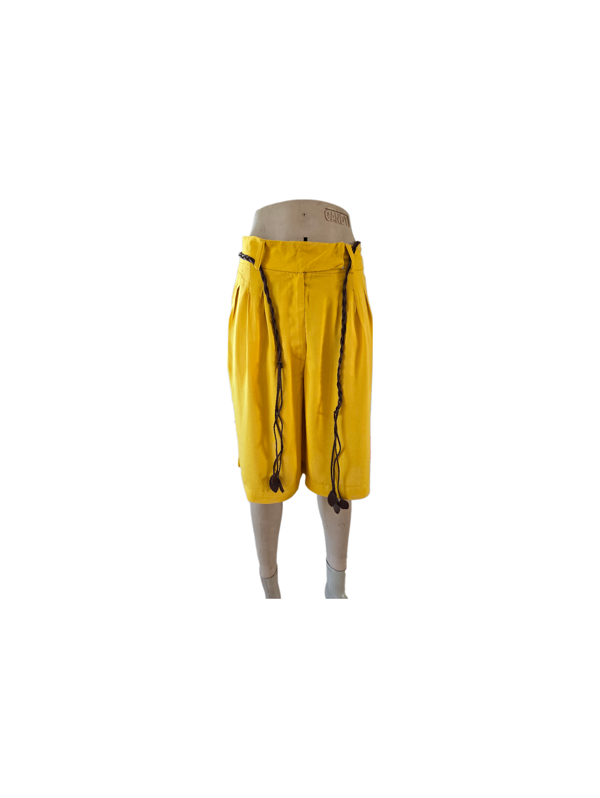Pantaloni scurti dama galbeni Pantaloni scurti dama galbeni